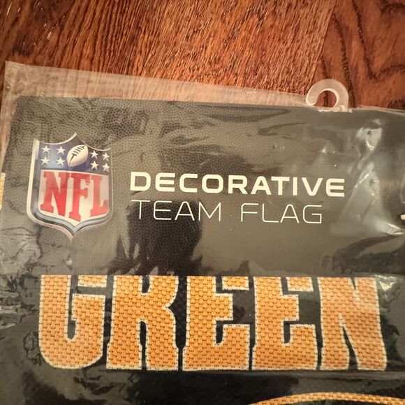 New In package Green Bay Packers 18" x 12.5" Embossed Suede Garden Flag NFL - Picture 3 of 10